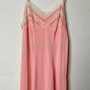 Lovely 1950s vintage slip size size 46